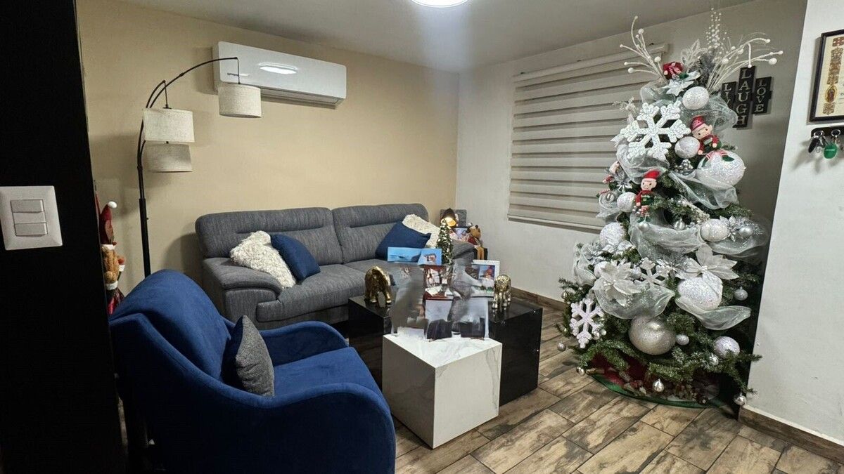 3 of 18: Sala