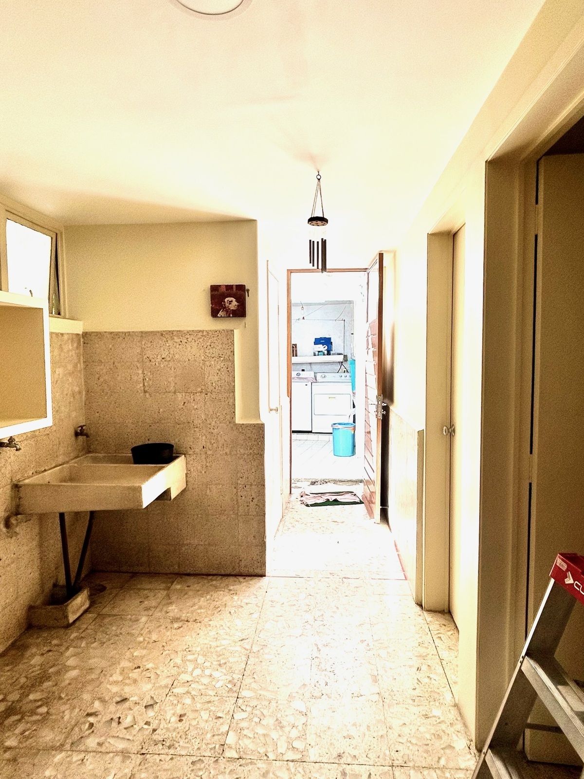 21 de 45: Área de servicio