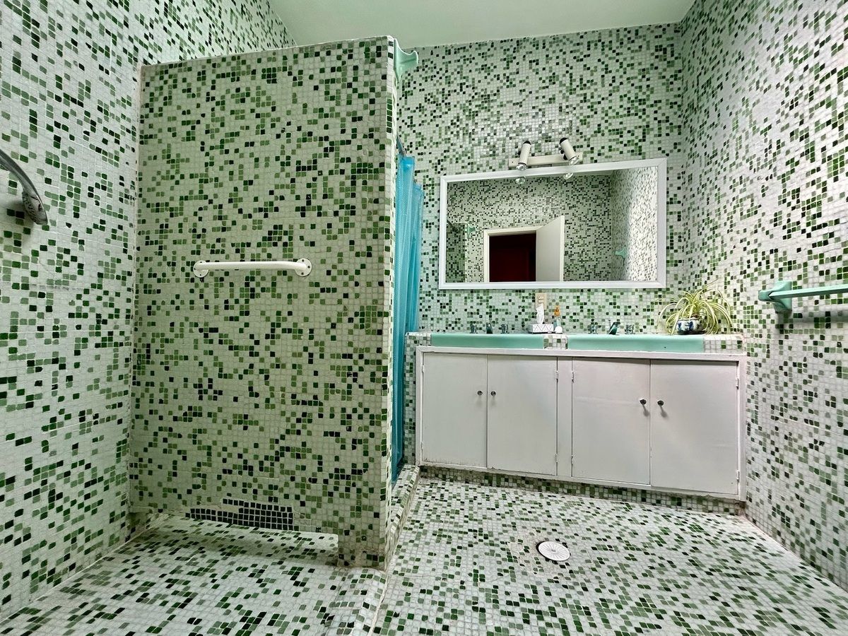 36 de 45: Baño completo recamaras 3/4