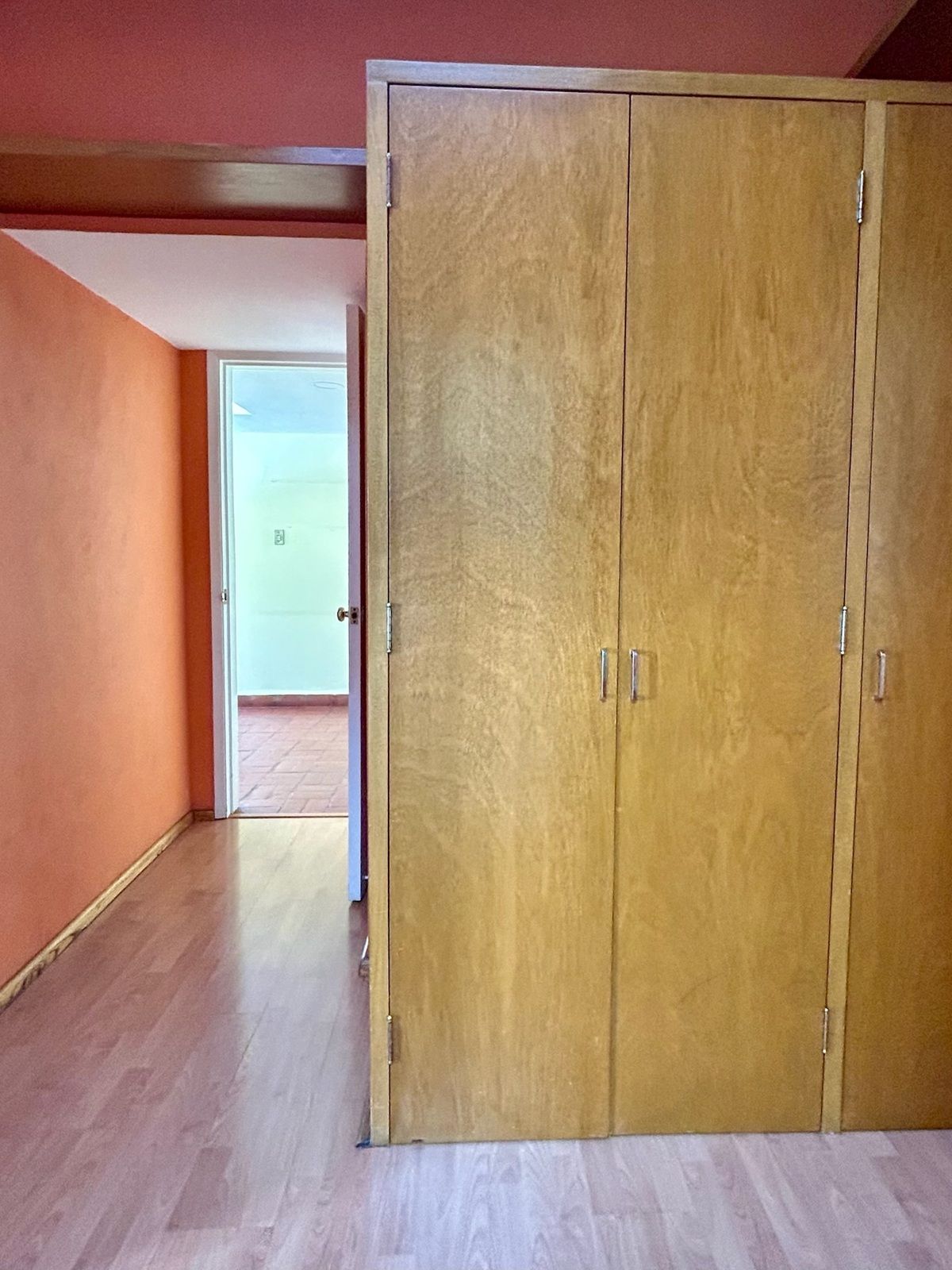 38 de 45: Hall con clóset recamaras 3 y 4