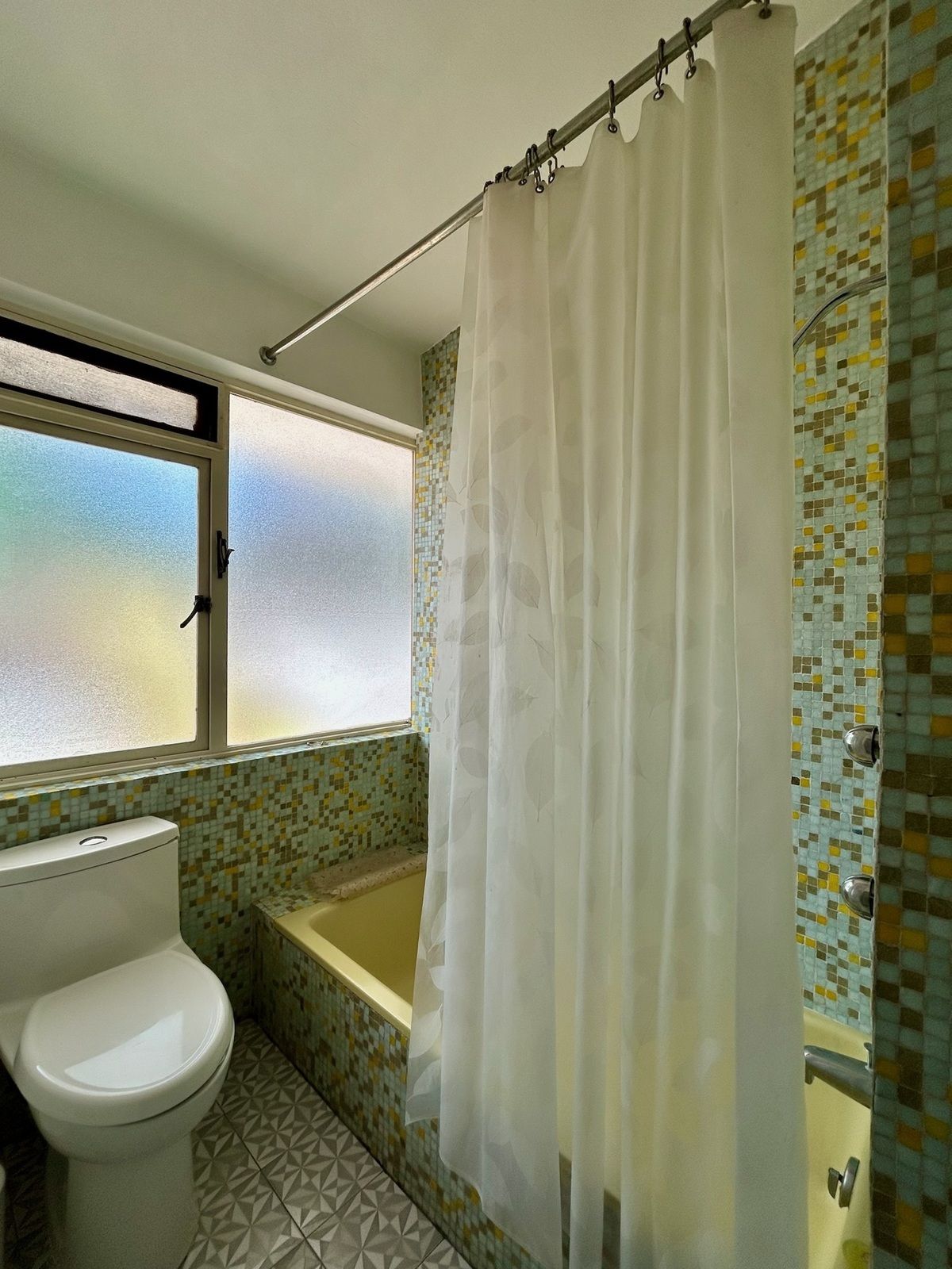 41 de 45: Baño completo recámara 2