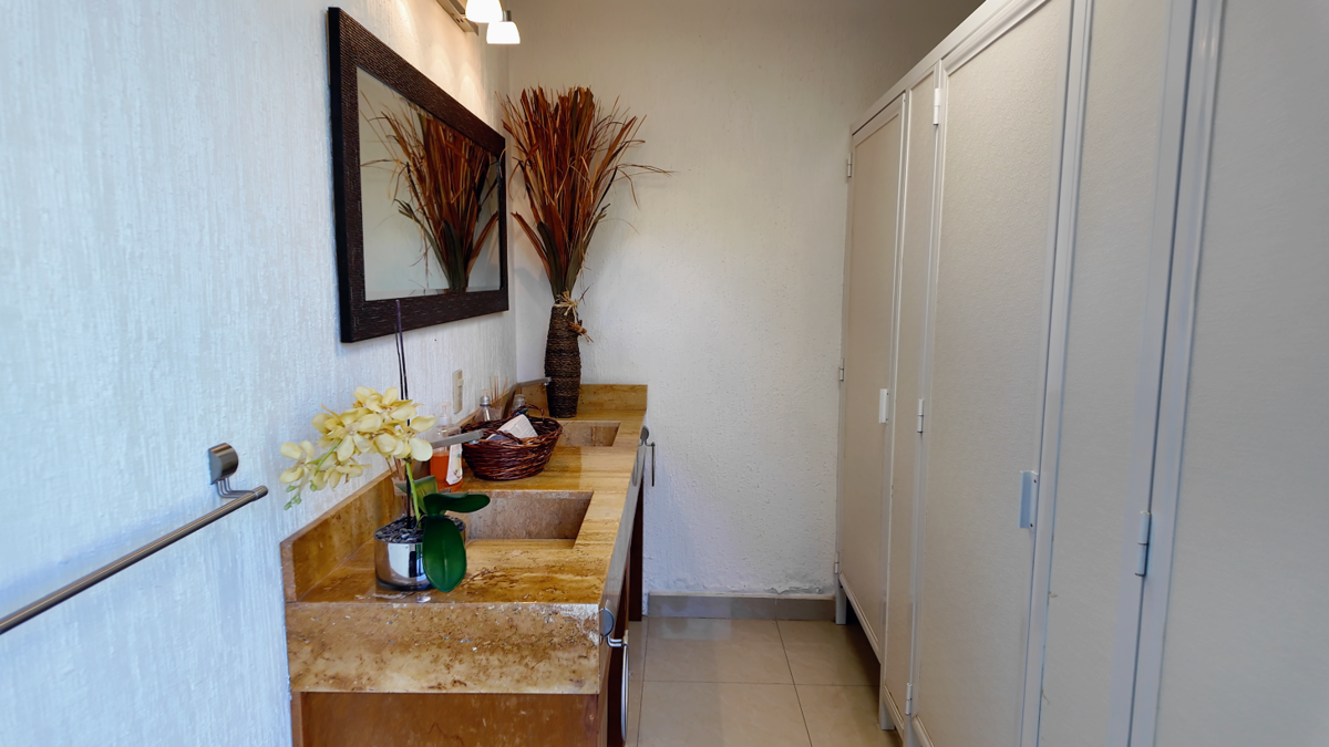 7 of 10: lavamanos baños