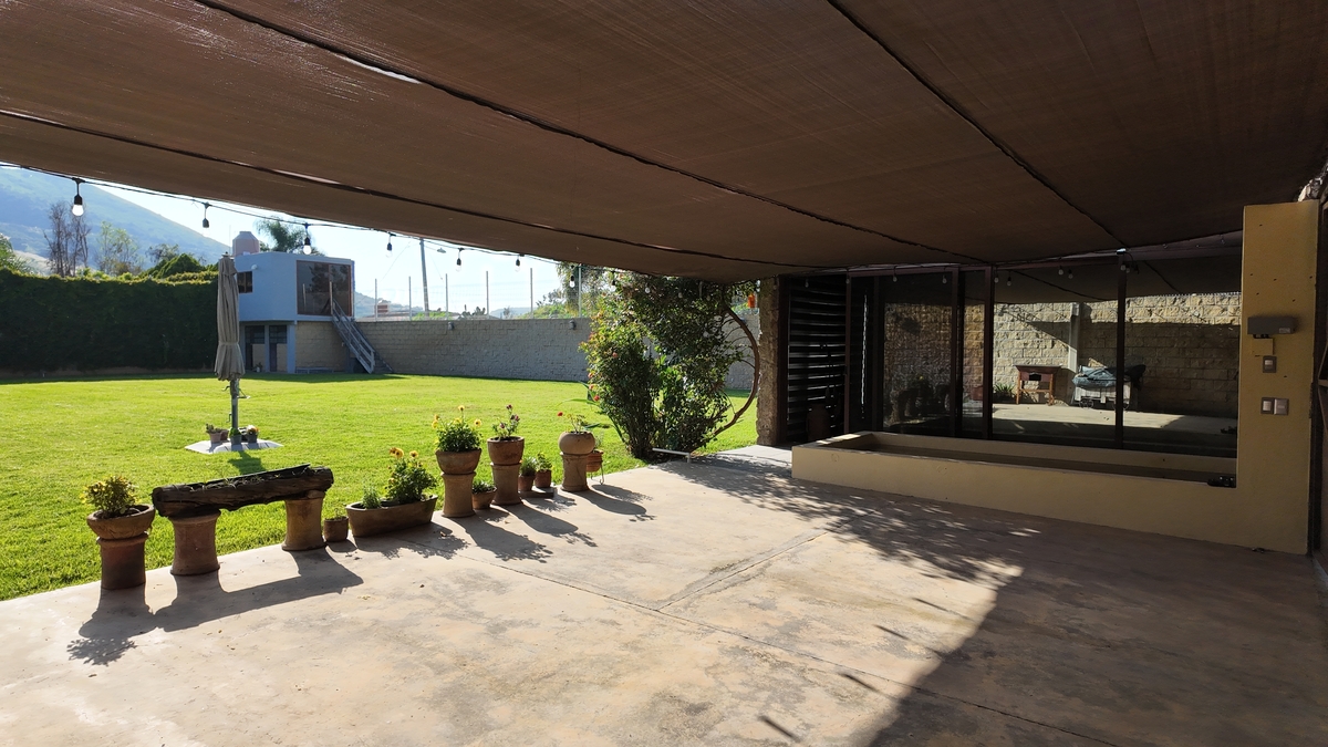 9 of 10: estacionamiento 3 autos