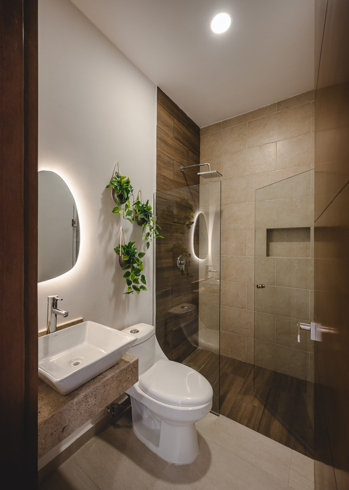 4 of 24: Baño
