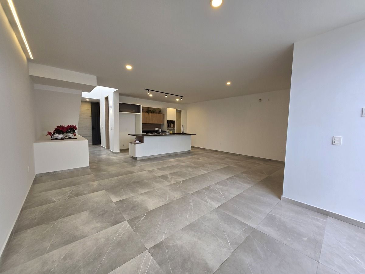 5 de 33: Panorámica sala