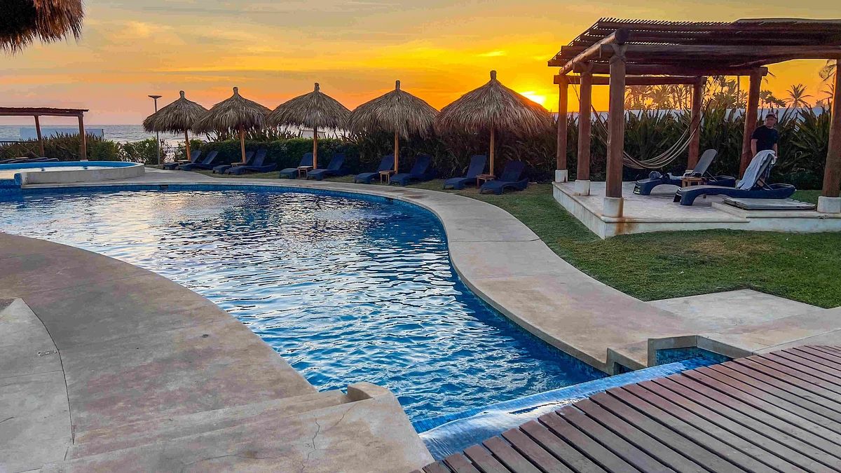 Departamento PB en Venta en Acapulco con acceso privado a la playa, foto 1 de 24