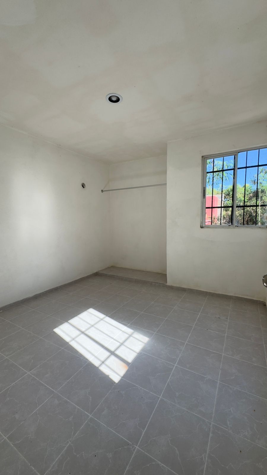 5 of 14: Cuarto 1