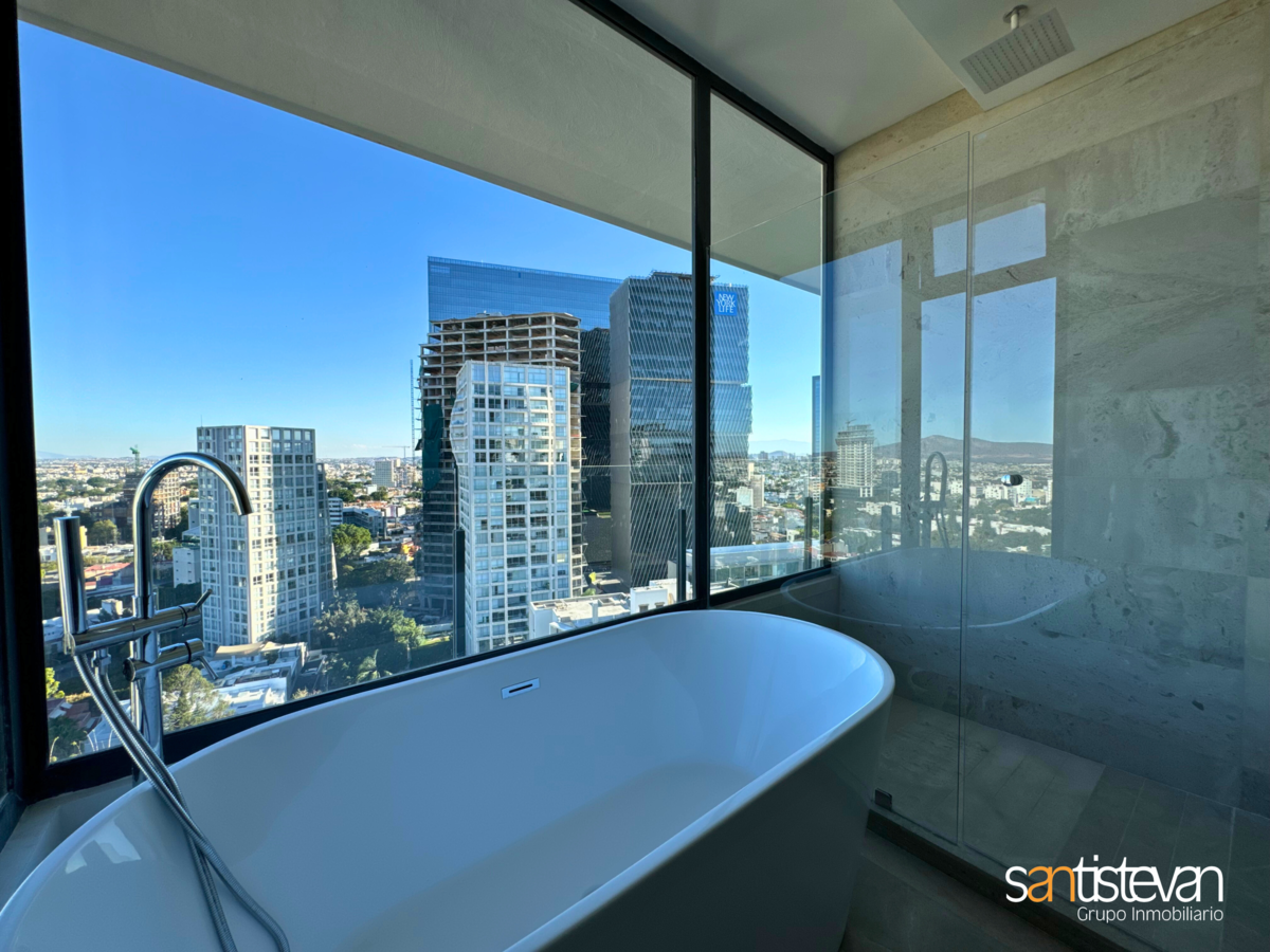 14 de 28: Penthouse en Venta en Country Club Guadalajara.