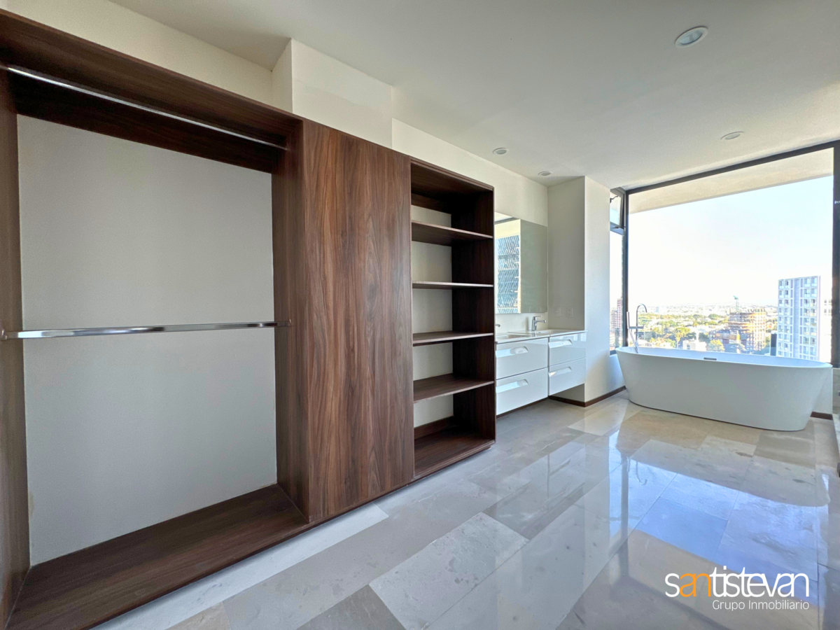 11 de 28: Penthouse en Venta en Country Club Guadalajara.