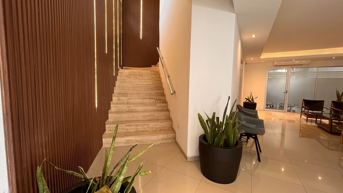 13 de 17: Escaleras para 2do nivel