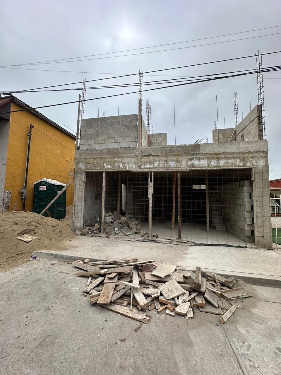 9 de 23: Frente de la propiedad