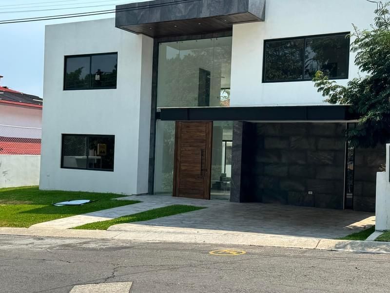 4 de 27: Estacionamiento techado para 2 autos