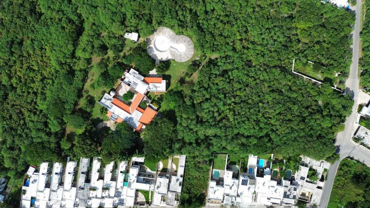 Macrolote con factibilidad de hasta 157 viviendas con Casa tipo hacienda