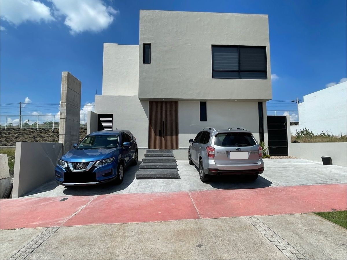 Espacio de estacionamiento para 3 autos