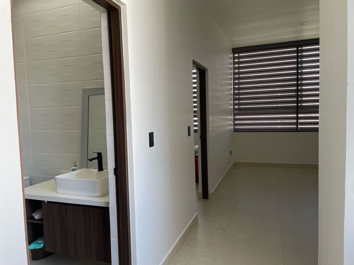 Baño compartido en planta alta