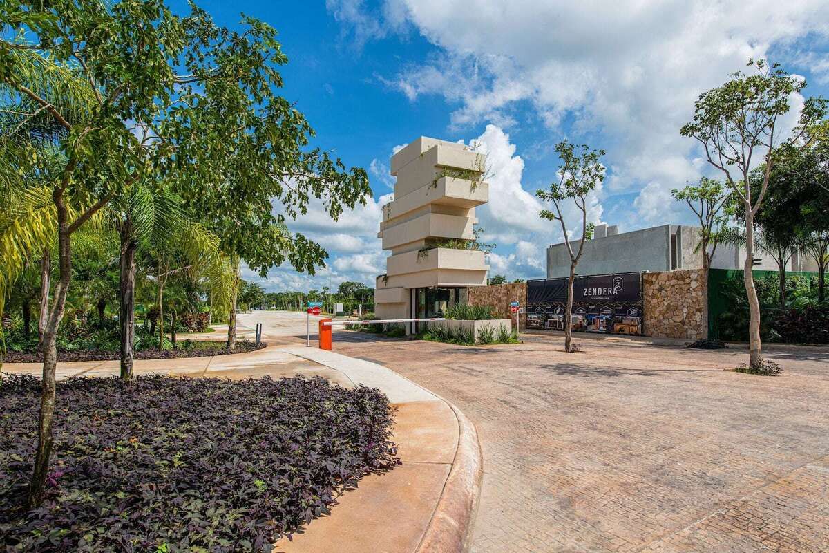 Venta Terreno en Privada Zendera con amenidades en Conkal