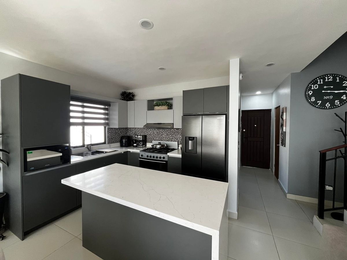 2 de 22: Cocina integral con isla