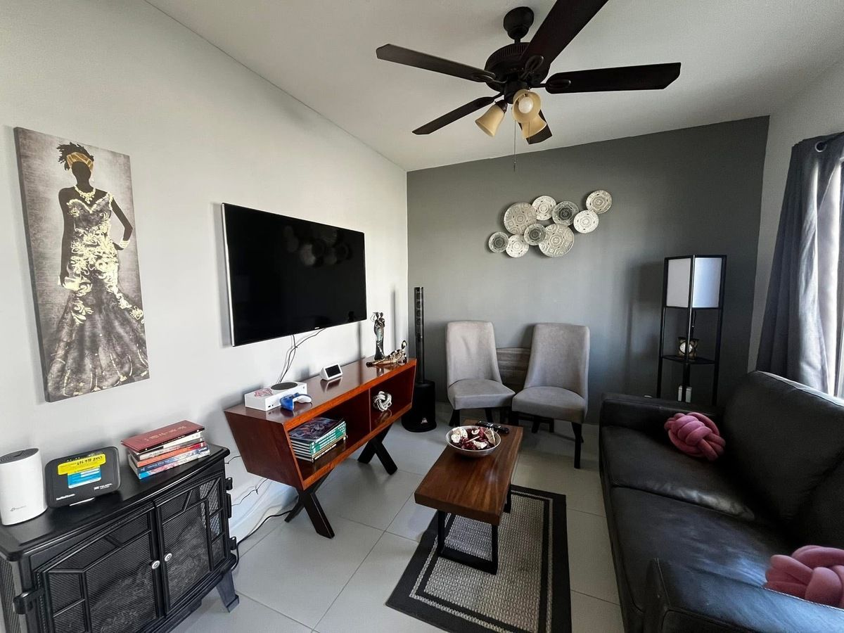 7 de 22: Cuarto de TV