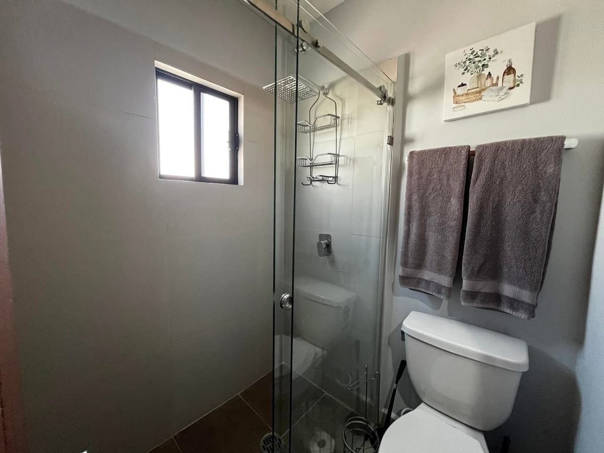 12 de 22: Baño completo