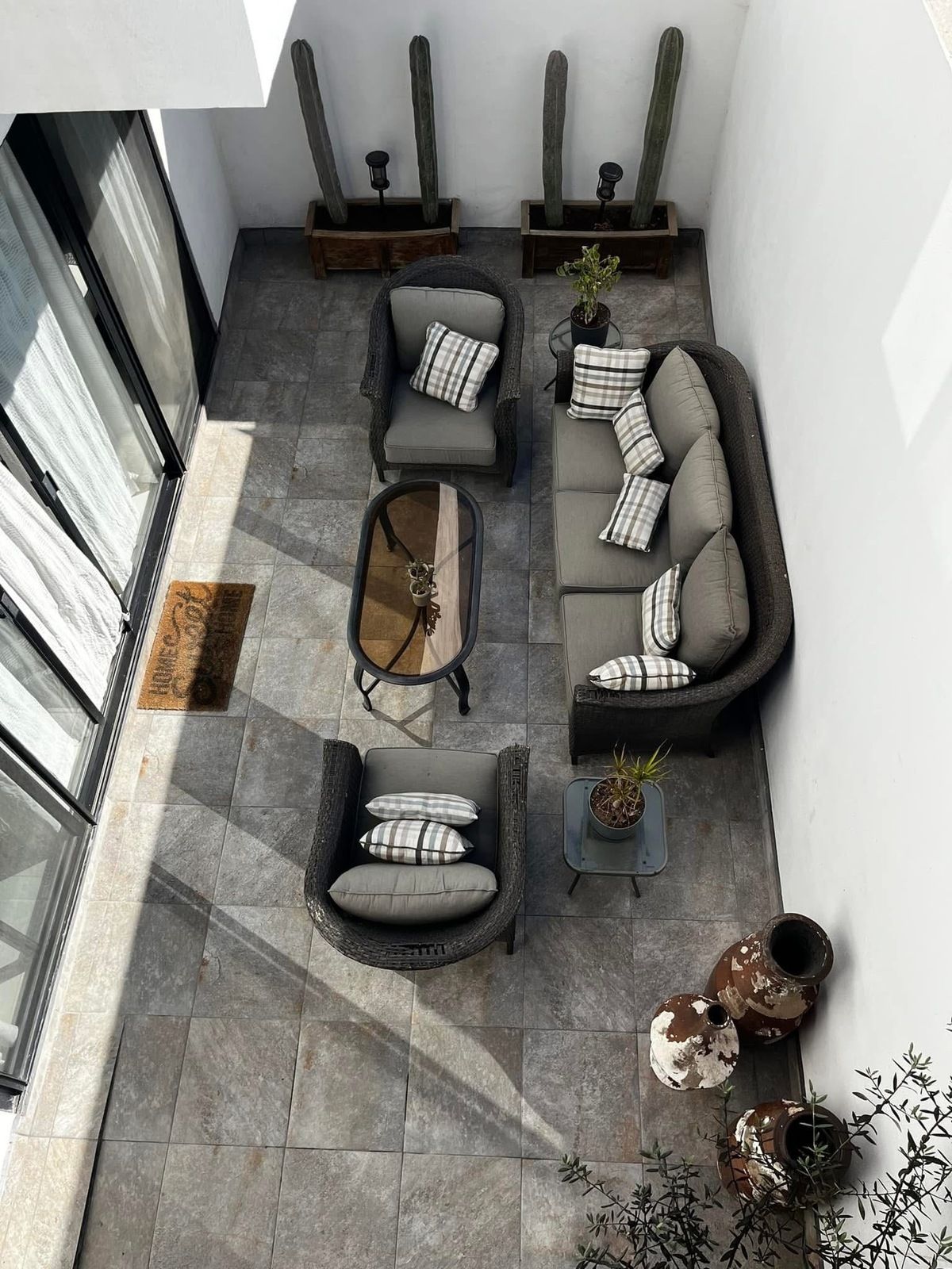 21 de 22: Sala exterior