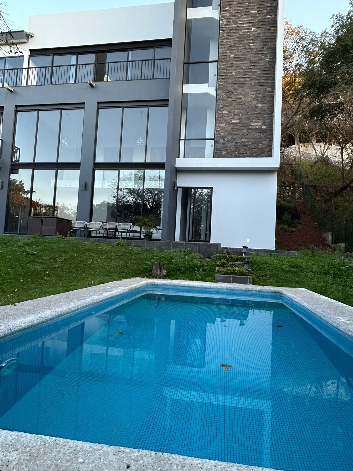 5 of 28: ALBERCA CLIMATIZADA