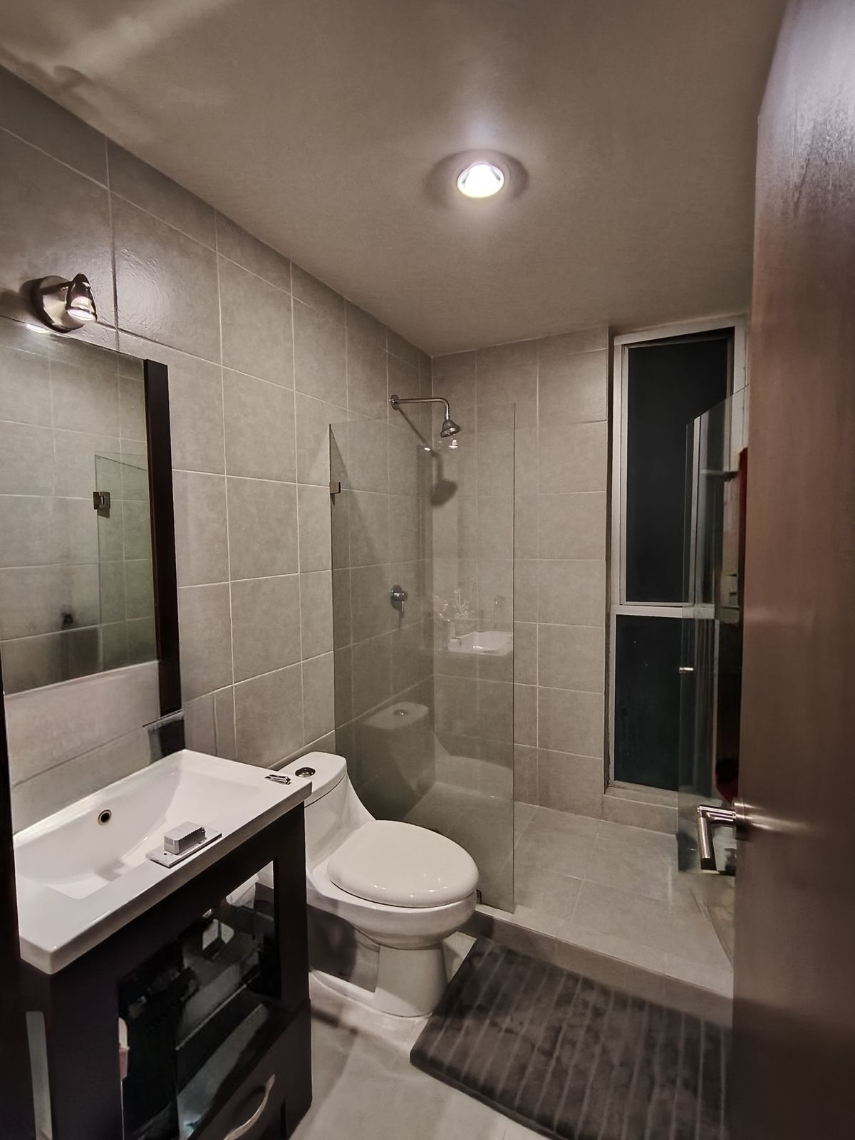 16 de 38: Baño recámara principal
