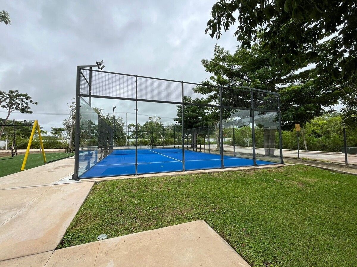 3 de 16: CANCHA PADEL