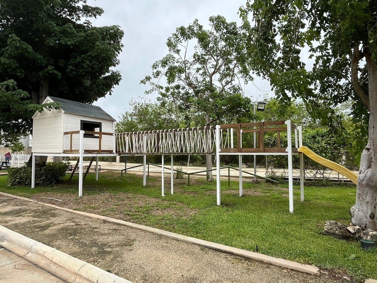 7 de 16: AREA PARA NIÑOS