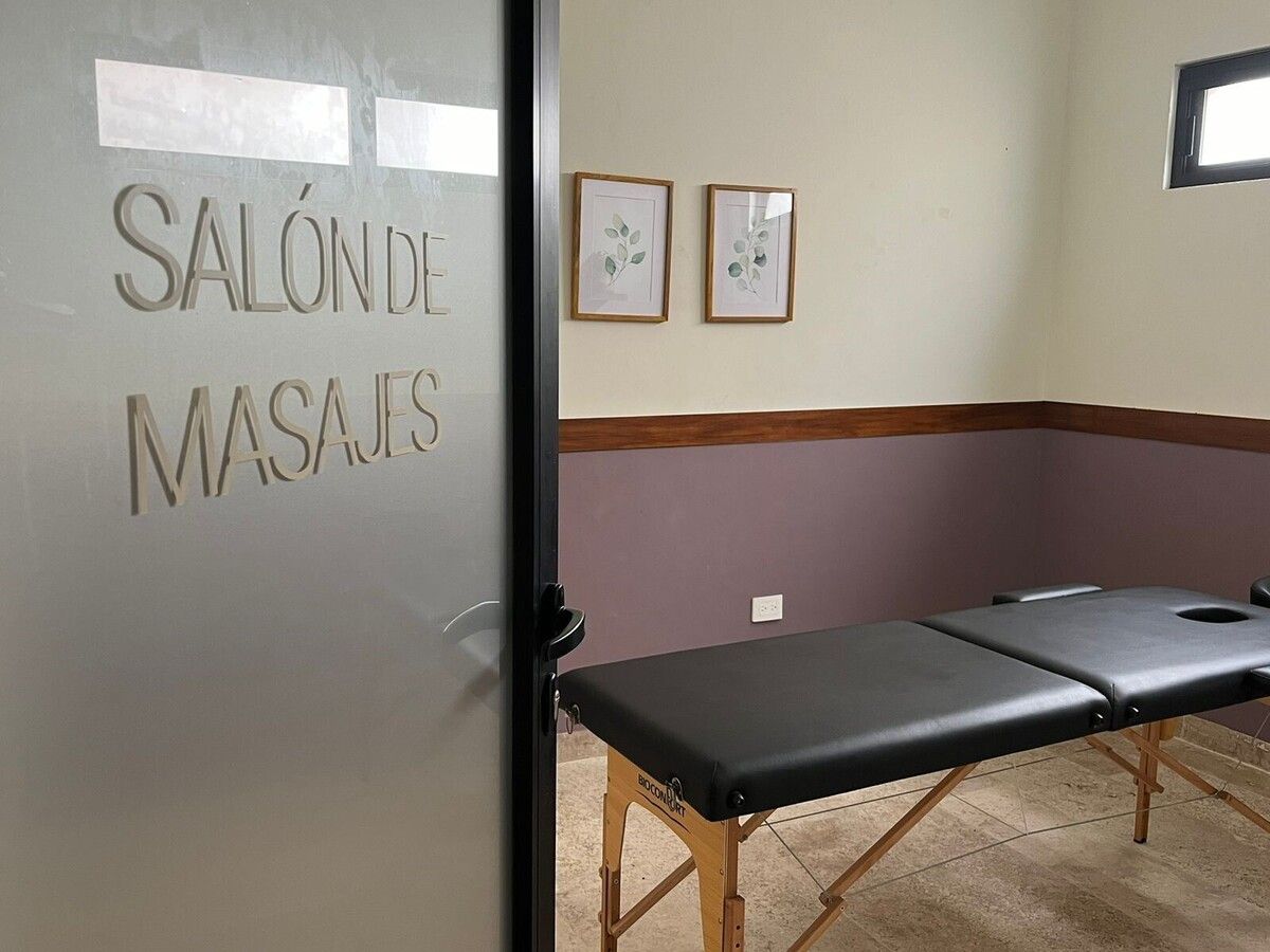 8 de 16: SALON DE MASAJE