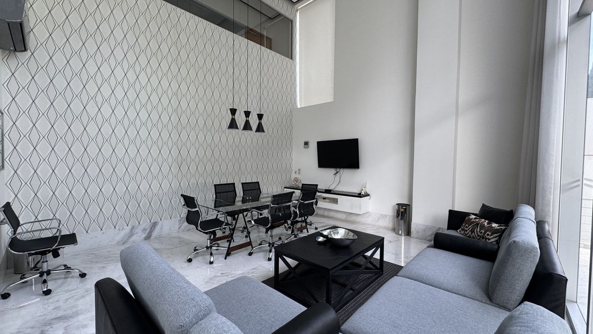 4 of 15: Sala de juntas