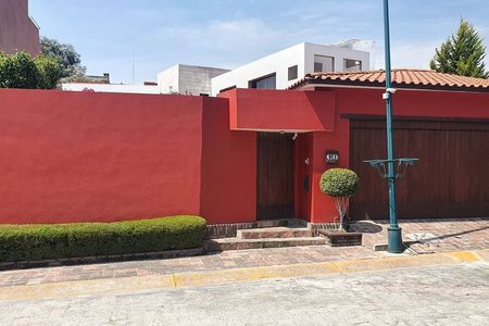 CASA EN VENTA CERCA DE INTERLOMAS