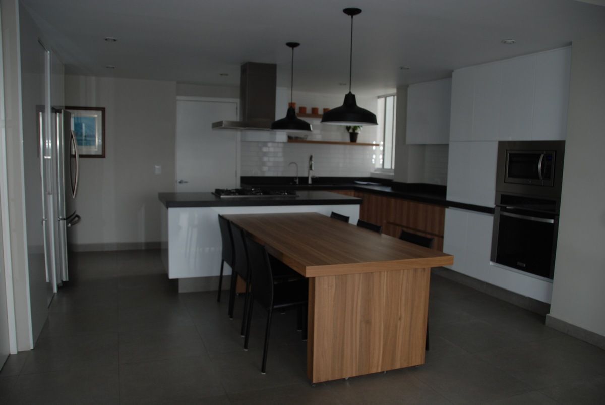 10 de 35: Cocina con antecomedor