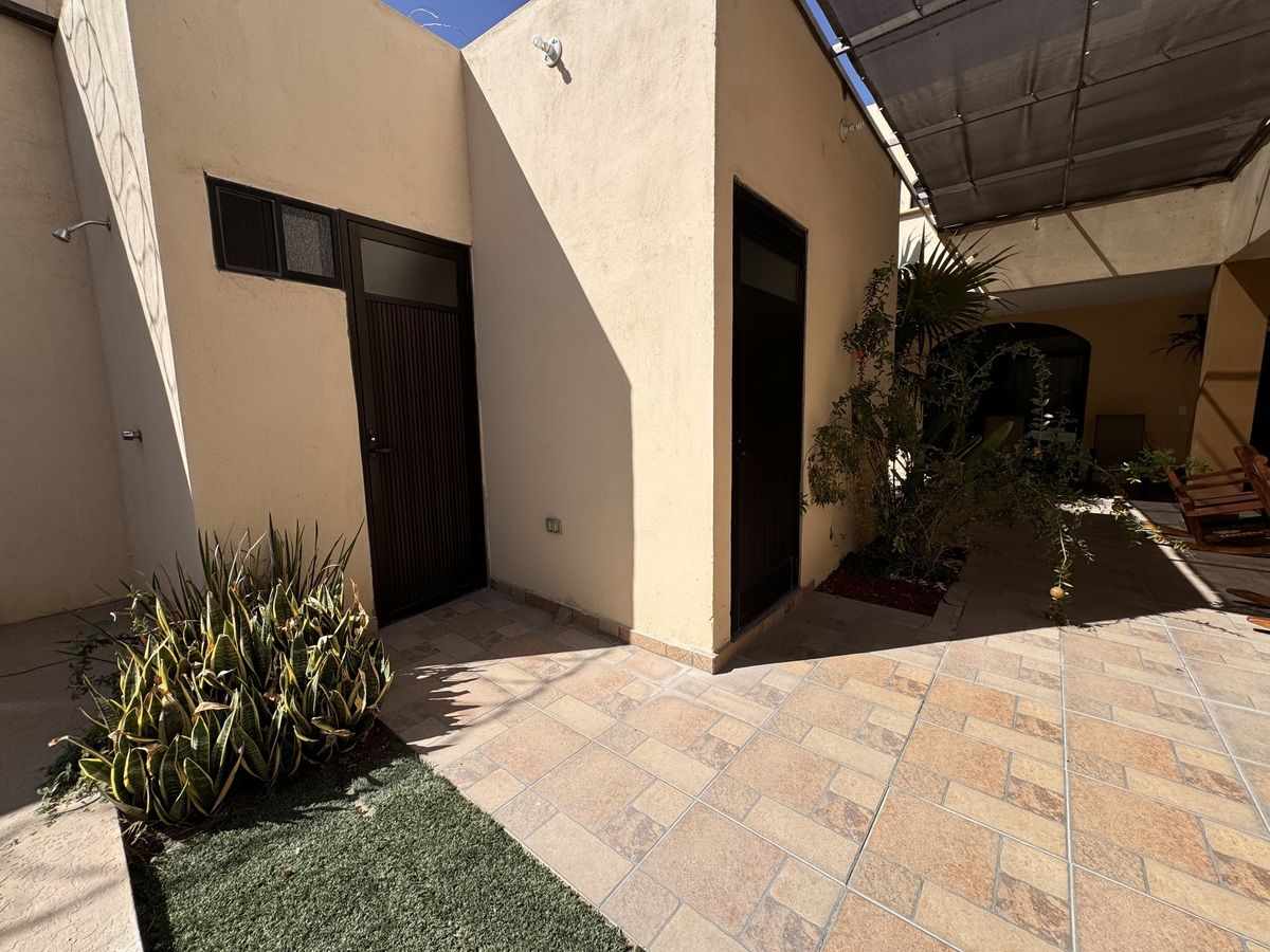 24 of 49: Area de Maquinas -  1/2 Baño