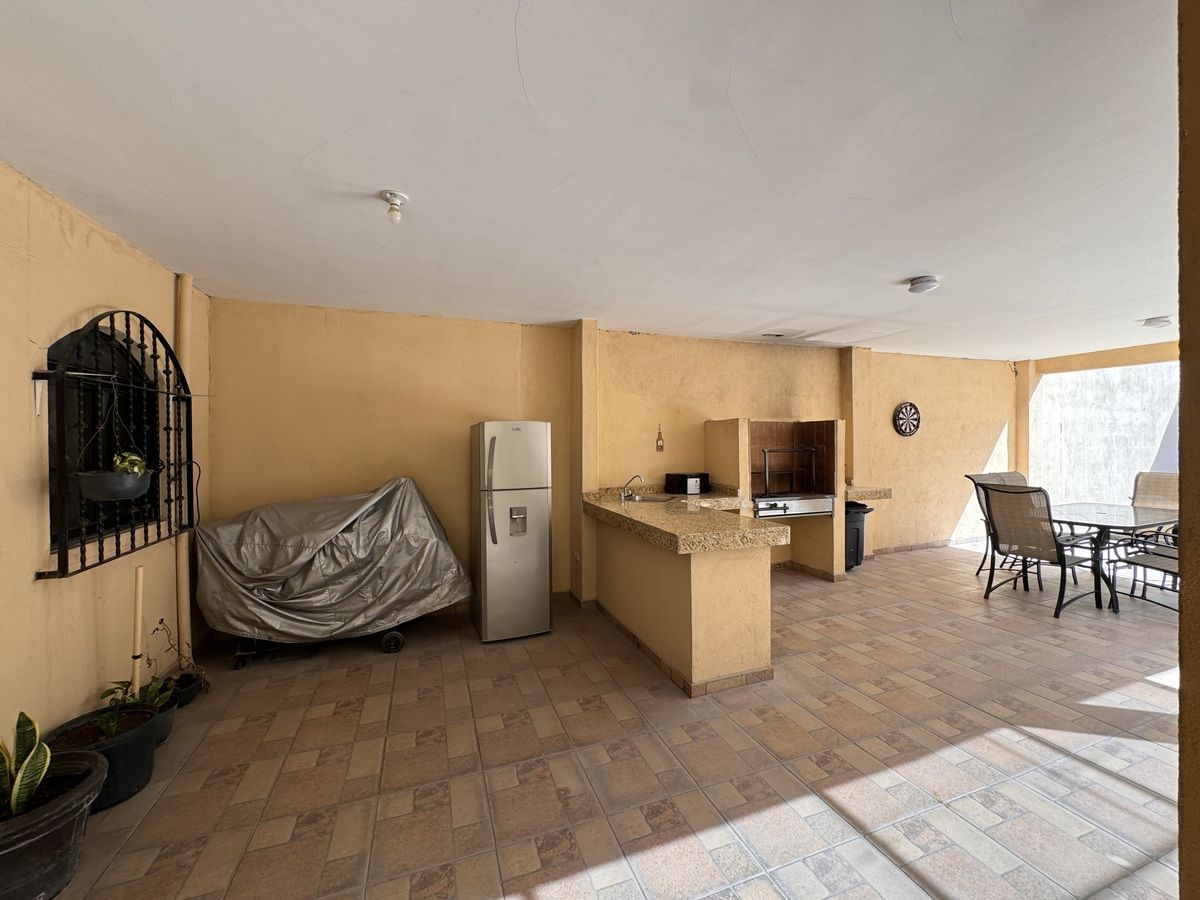 23 of 49: Asador  - Ahumador