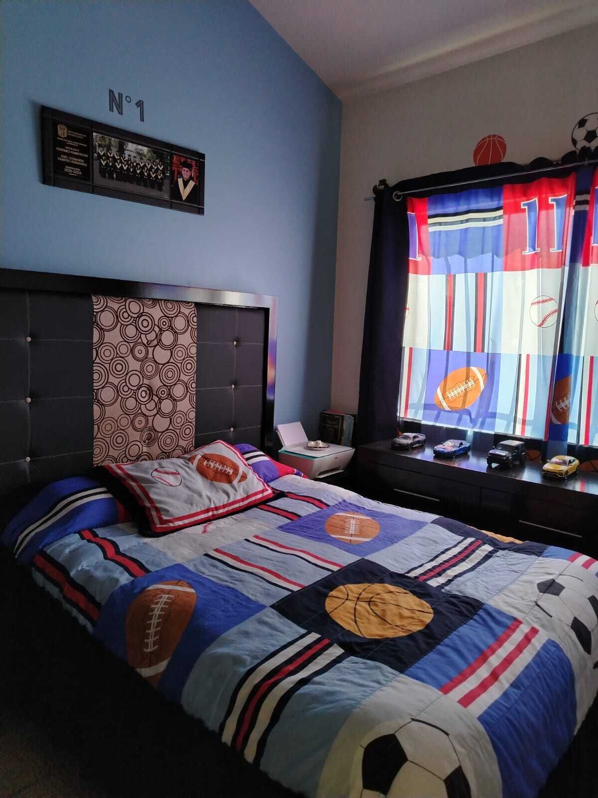 8 of 32: espacio para camas matrimoniales en las recamaras.