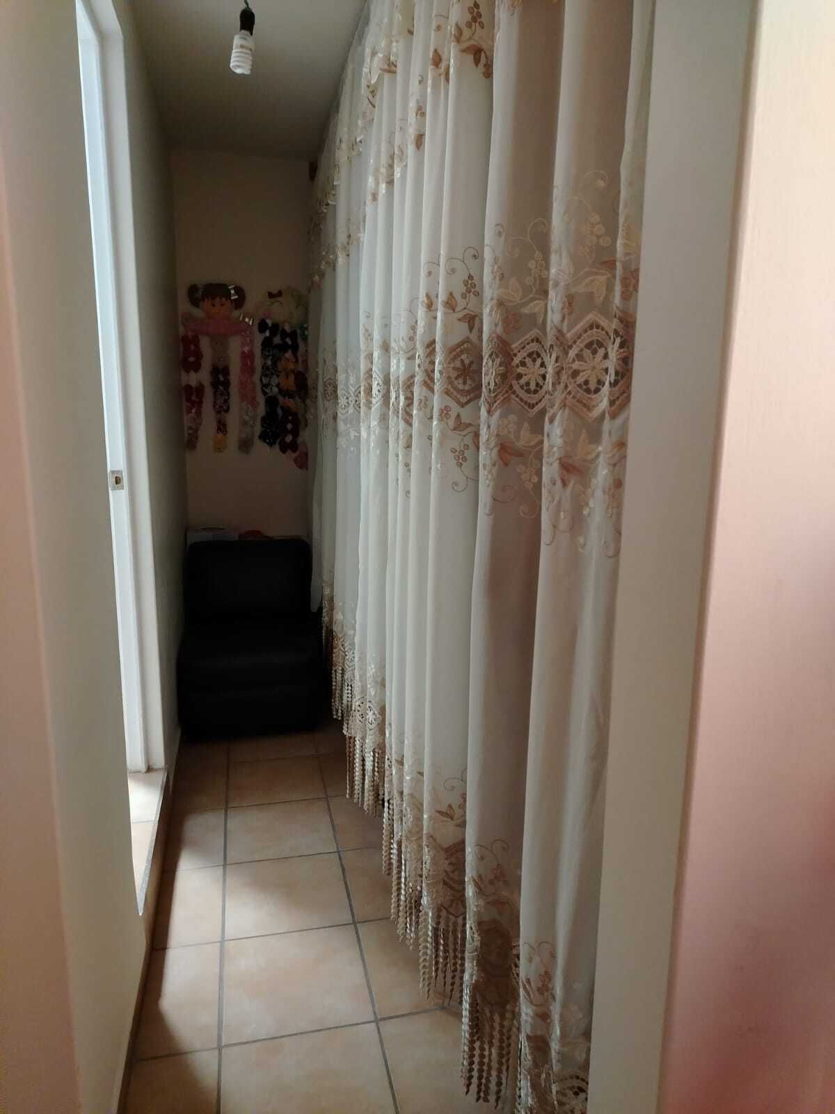 14 of 32: vestidor en recamara principal.