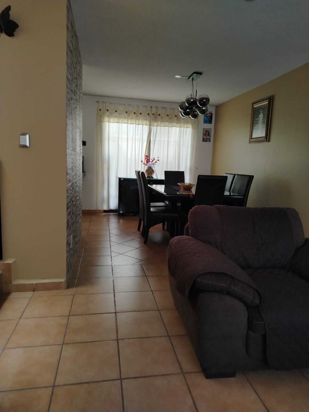 1 of 32: Espacio de Sala comedor.