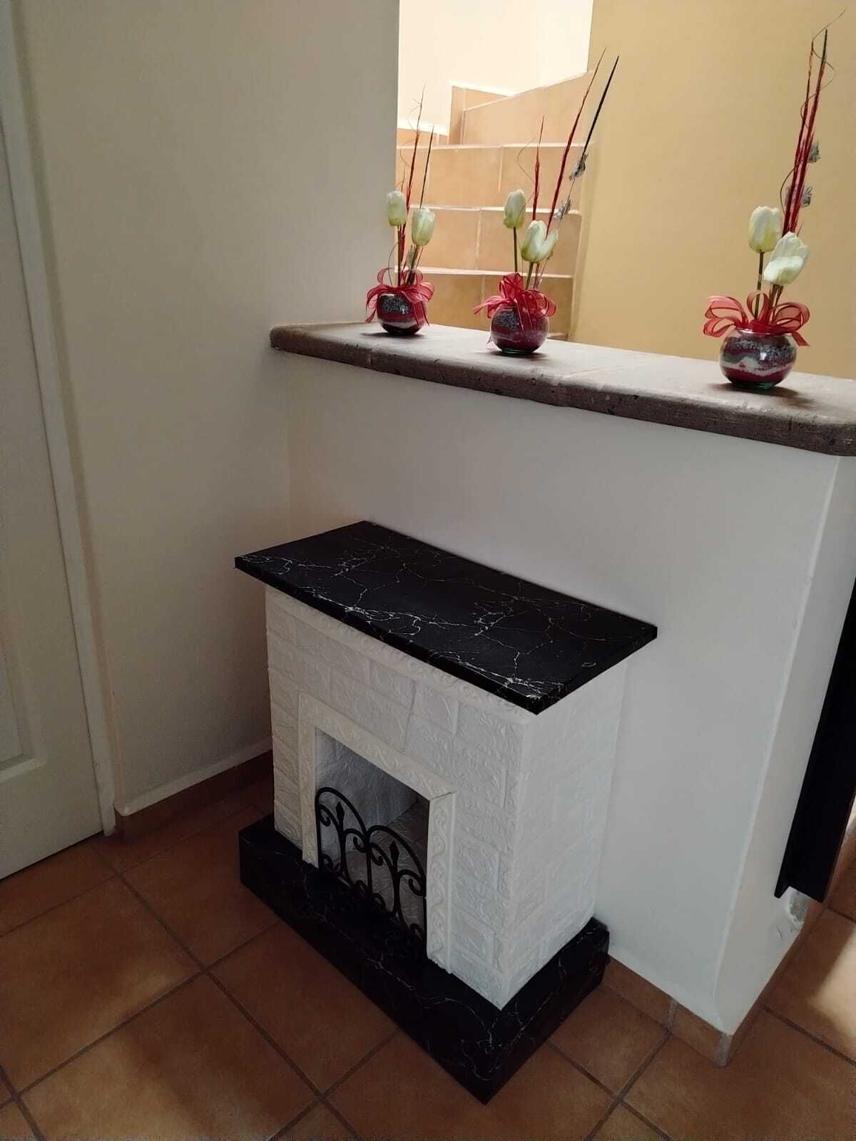 18 of 32: Acceso a la casa. cuenta con camaras.