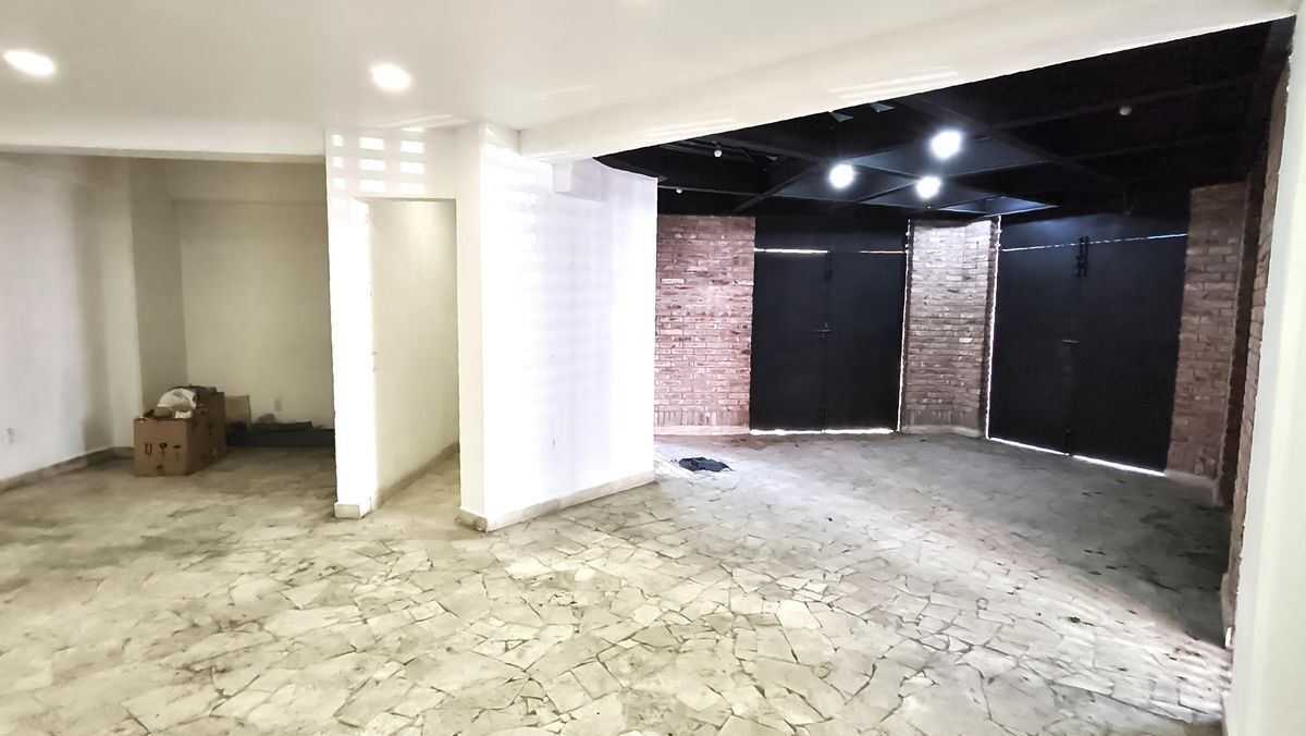 29 de 35: LOFT en proceeso de adecuacion, paredes, baño, cocineta, etc