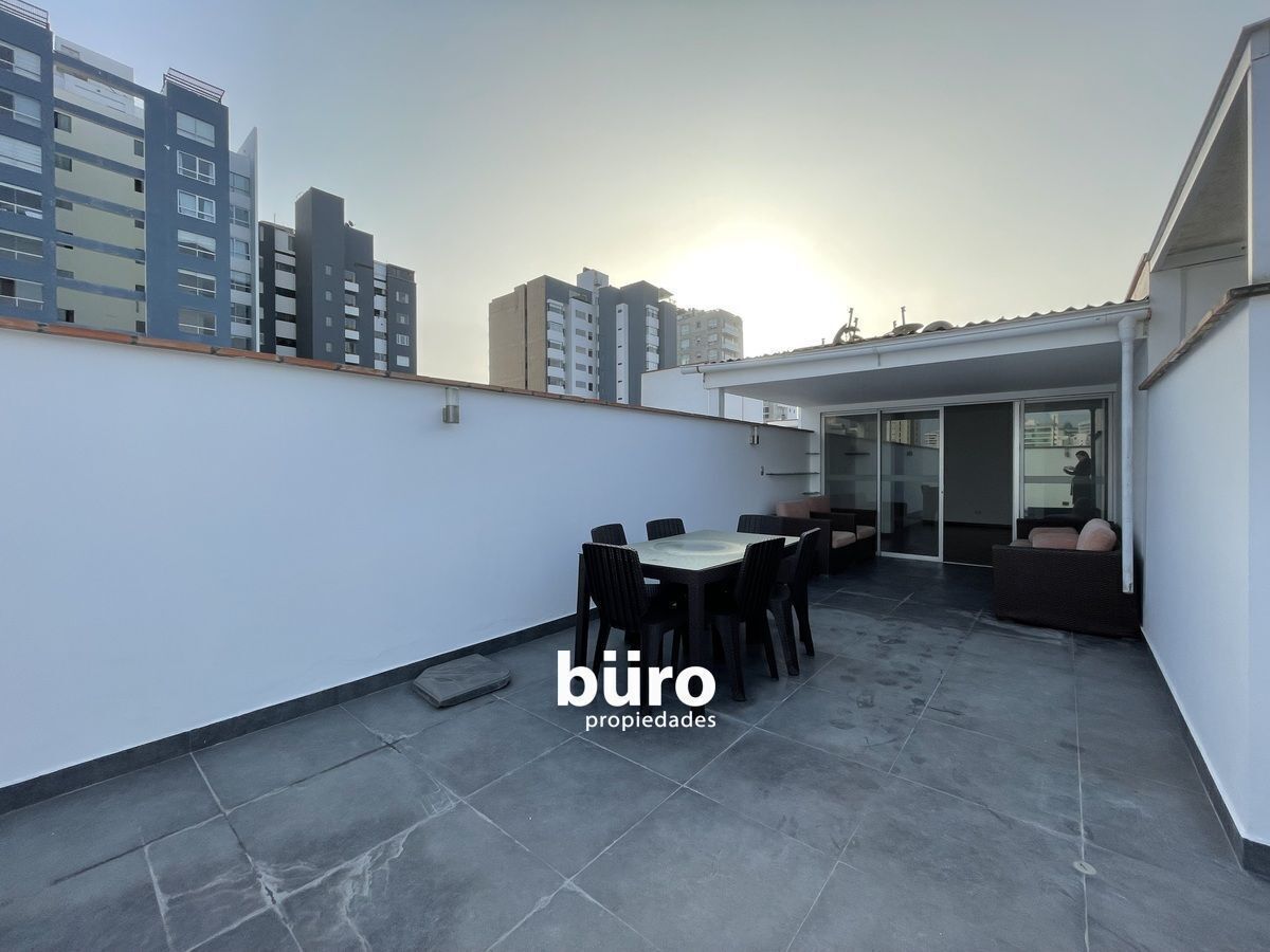 1 de 25: Amplia terraza