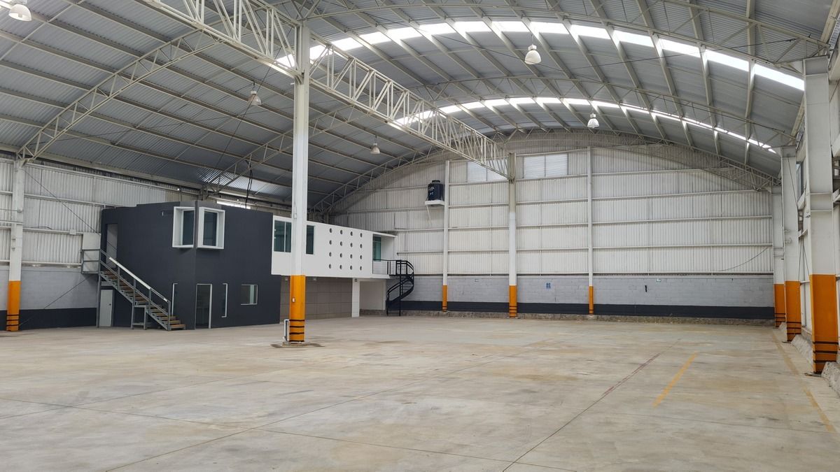 1 de 18: Renta Bodega Industrial  1,400 m2  50 kvas, Queretaro
