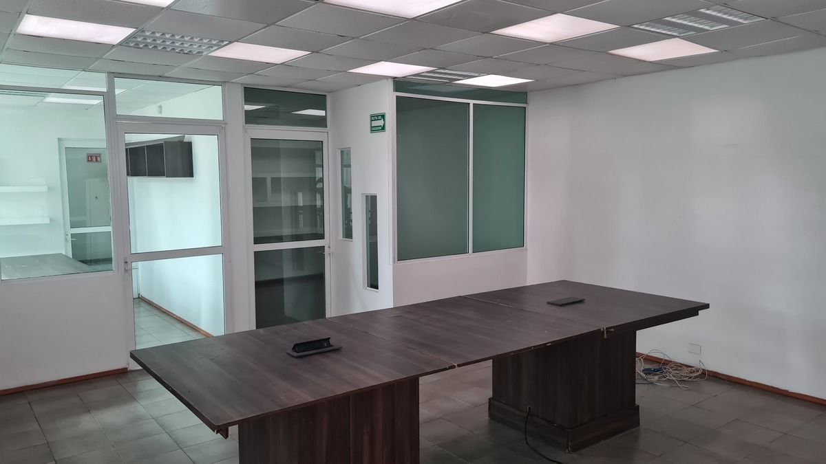 11 de 18: Renta Bodega Industrial  1,400 m2  50 kvas, Queretaro