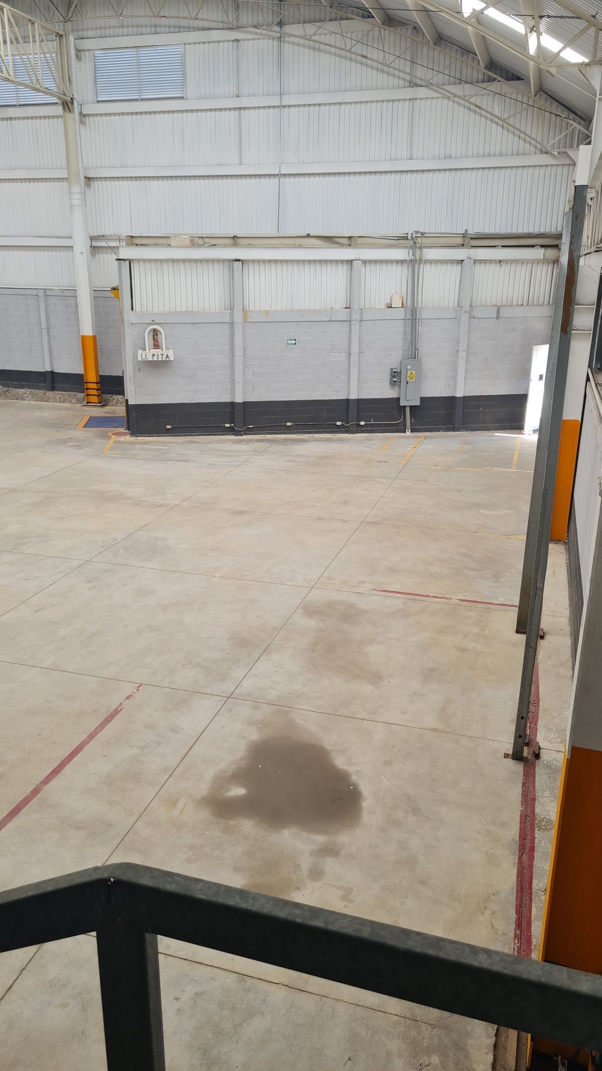 14 de 18: Renta Bodega Industrial  1,400 m2  50 kvas, Queretaro