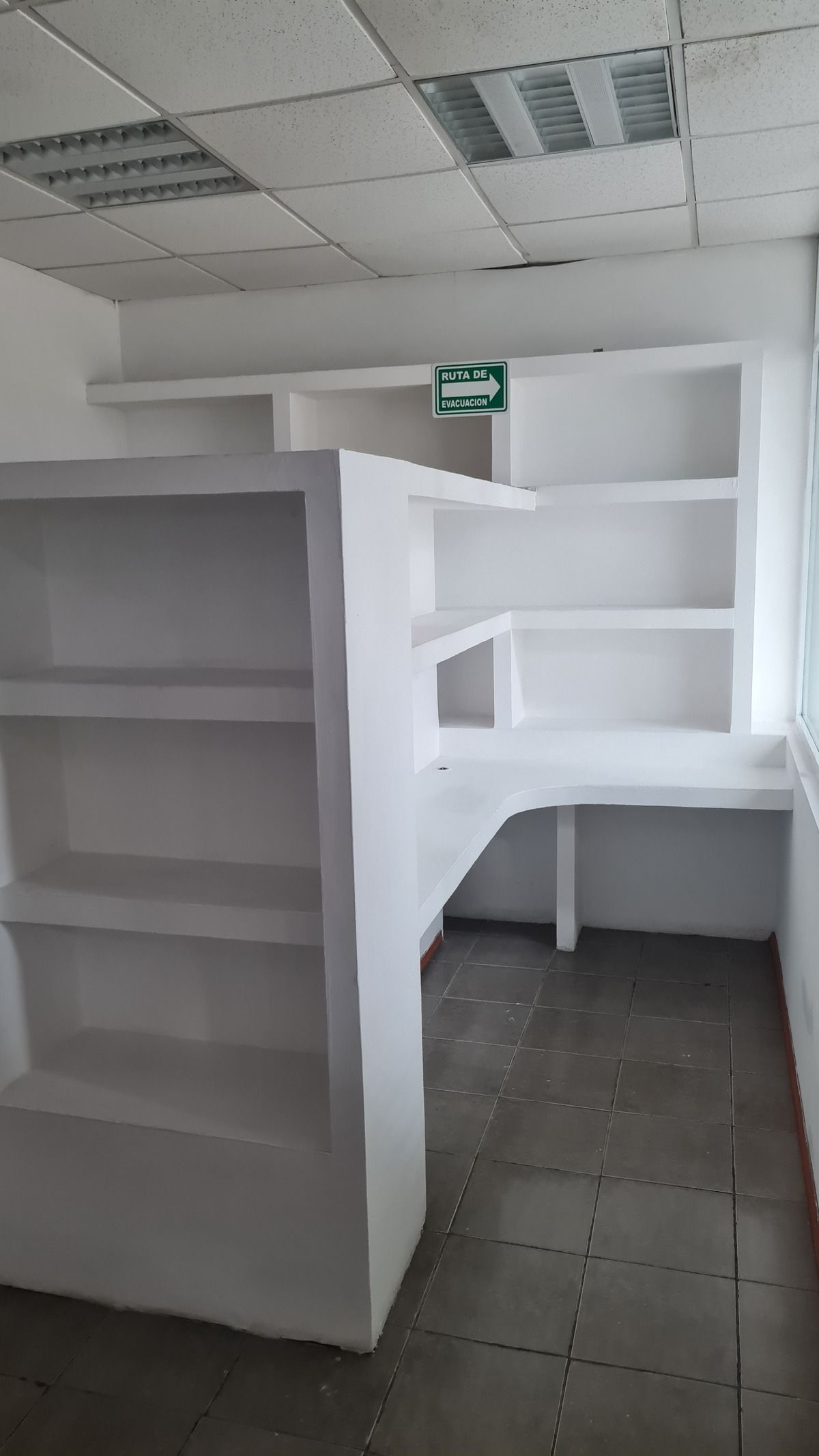15 de 18: Renta Bodega Industrial  1,400 m2  50 kvas, Queretaro