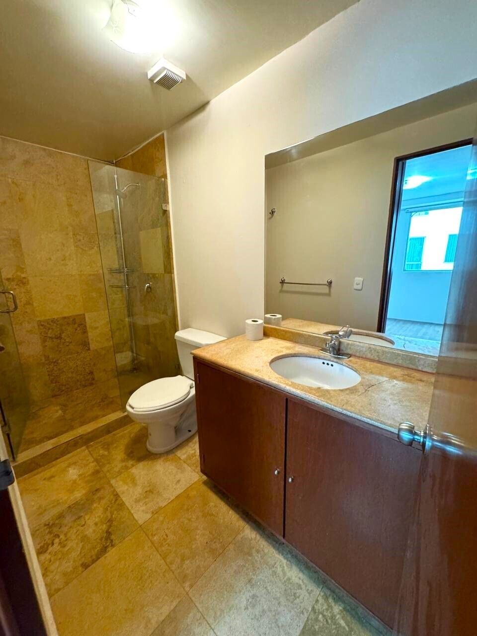 12 de 17: Baño principal