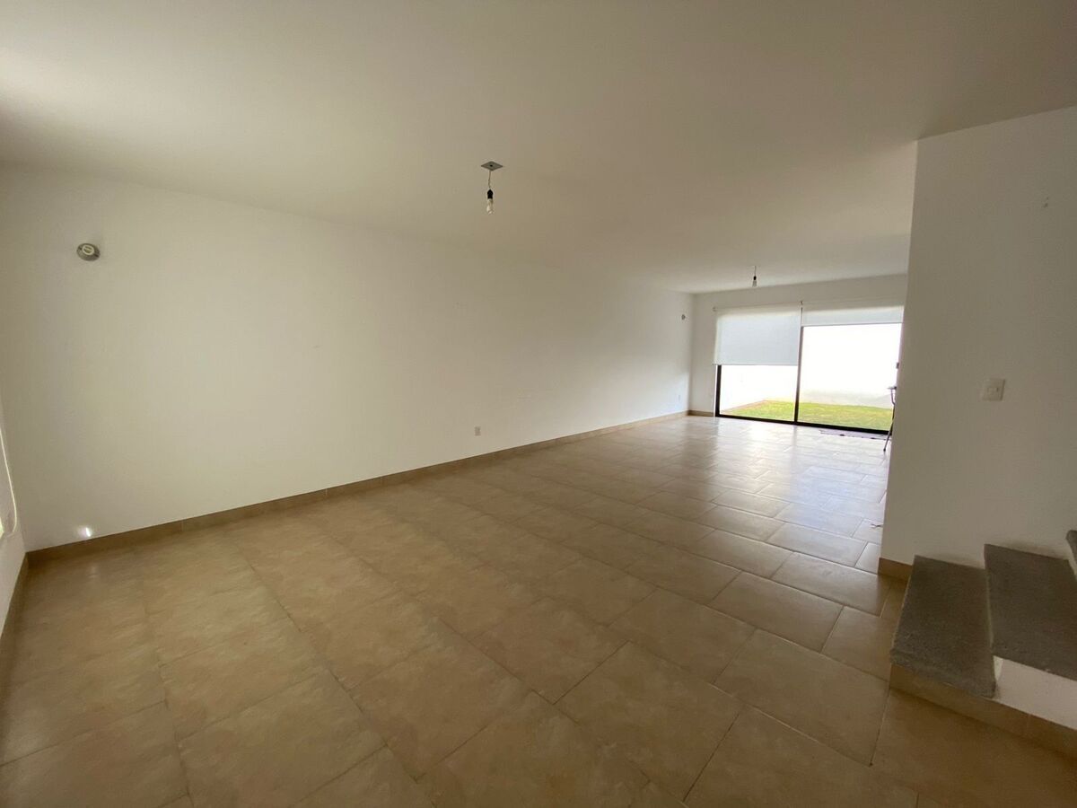 5 of 28: sala comedor