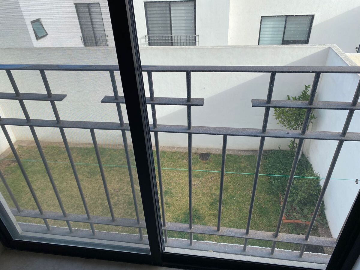 25 of 28: Balcón recámara 1