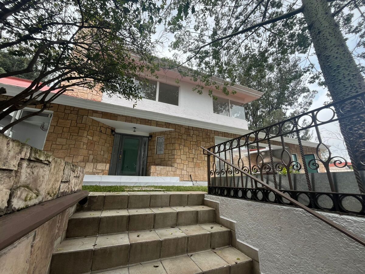 Hermosa CASA acogedora con áreas verdes y céntrica - foto 3