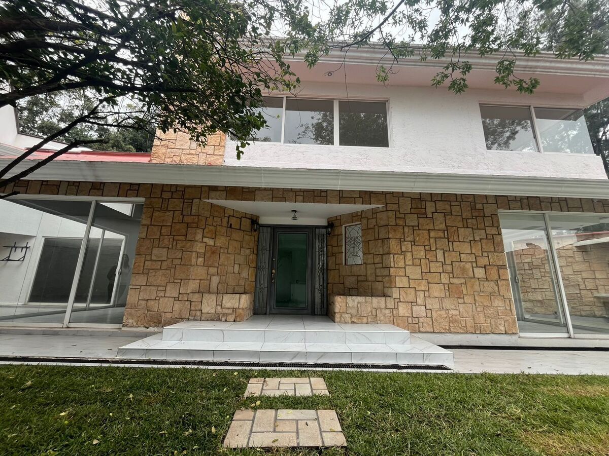 Hermosa CASA acogedora con áreas verdes y céntrica - foto 2