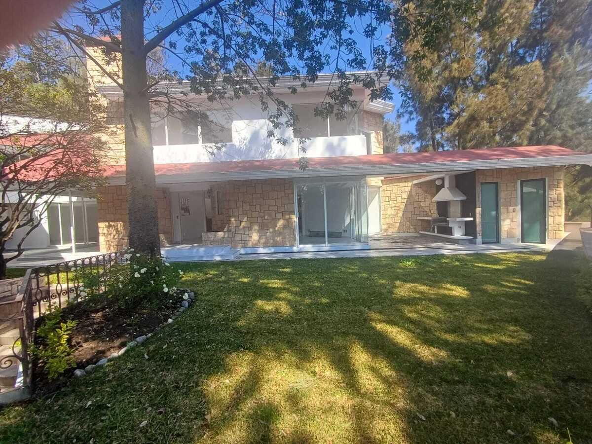 Hermosa CASA acogedora con áreas verdes y céntrica - foto 1